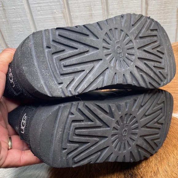 Womens UGG winter boots size 6 check them out very nice thanks 🙏 - Picture 5 of 8